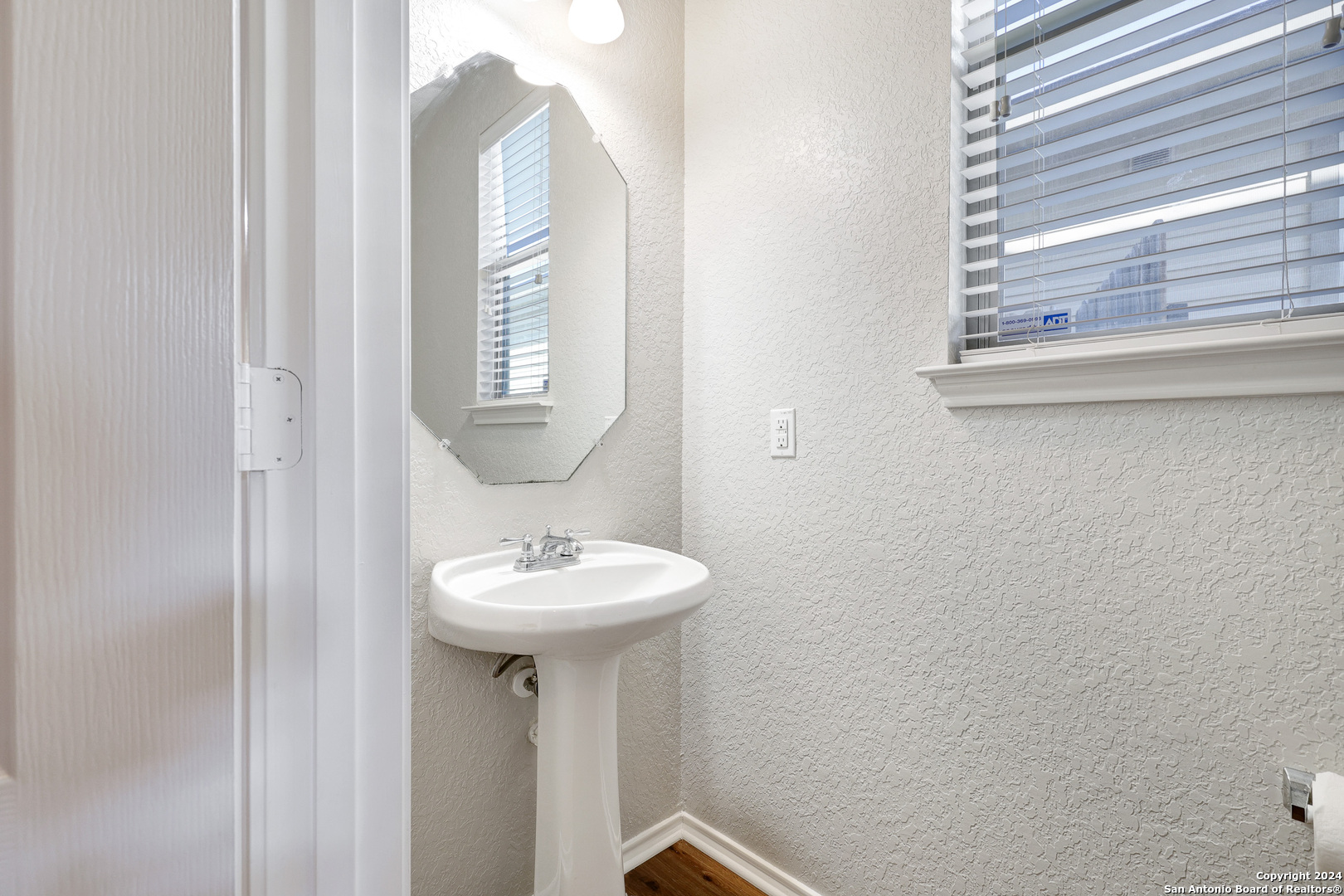 8511 Pecan Cross San Antonio TX 78240