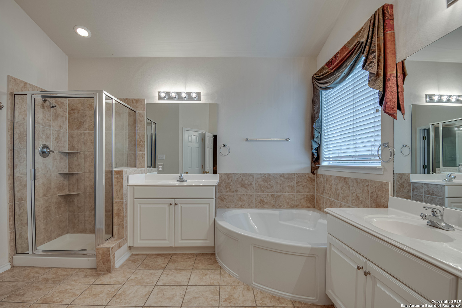 71 Blue Thorn Trail San Antonio TX 78256
