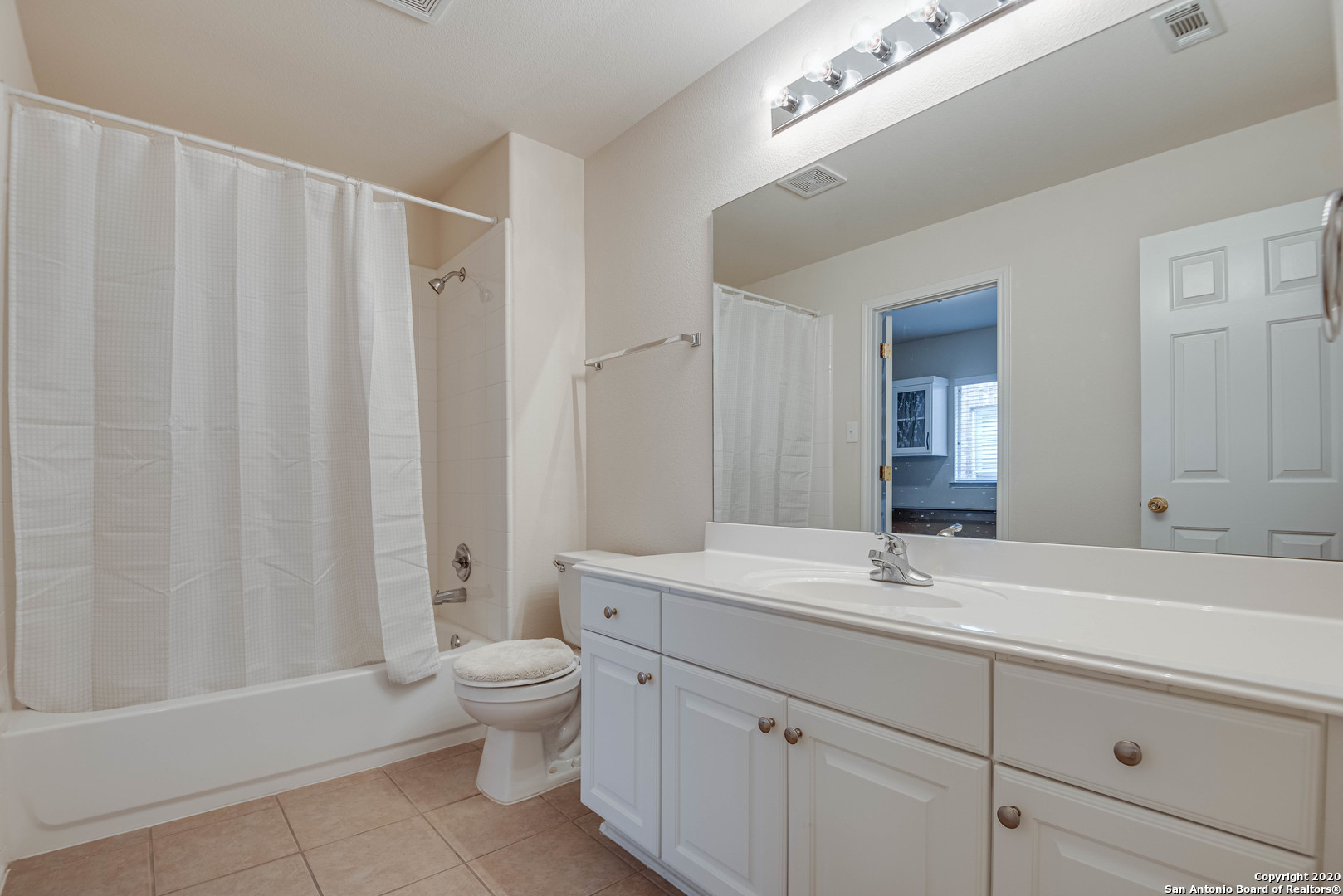 71 Blue Thorn Trail San Antonio TX 78256