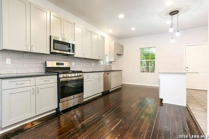 618 Saint James San Antonio TX 78202