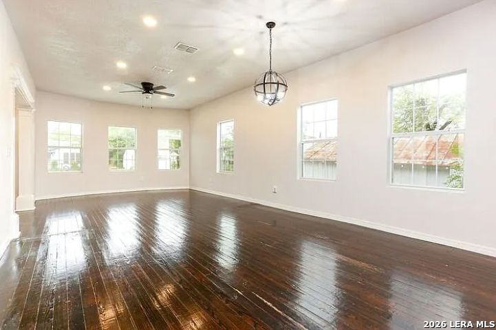 618 Saint James San Antonio TX 78202