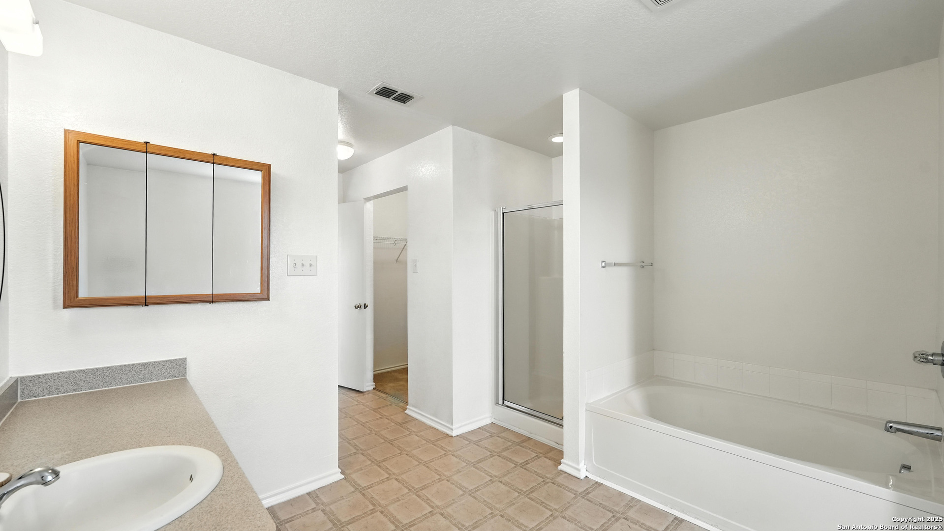 209 Hinge Cibolo TX 78108
