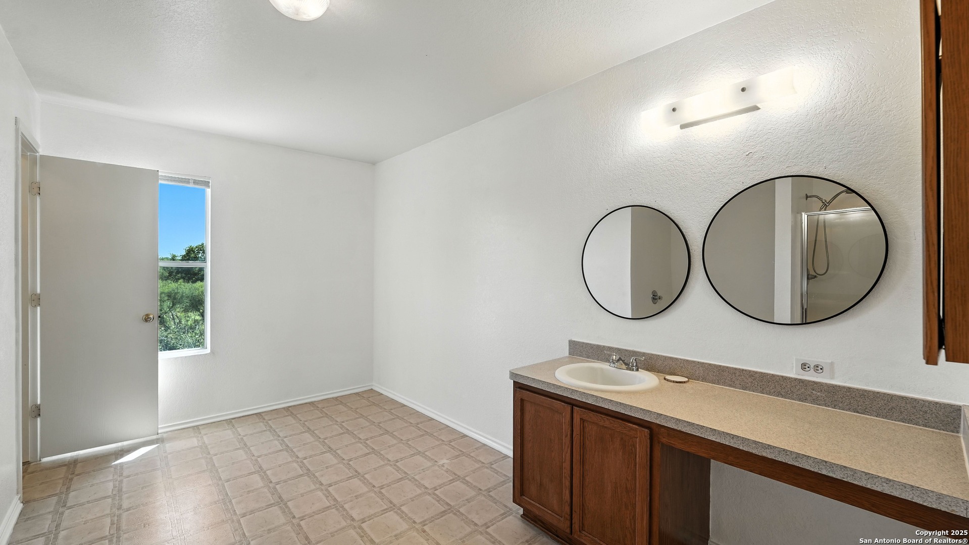 209 Hinge Cibolo TX 78108