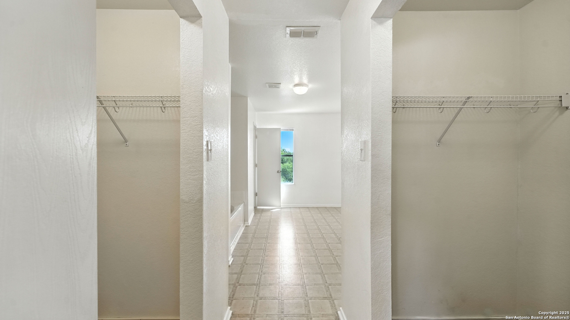 209 Hinge Cibolo TX 78108