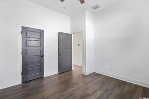 534 Rigsby Avenue San Antonio TX 78210
