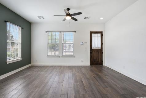 534 Rigsby Avenue San Antonio TX 78210