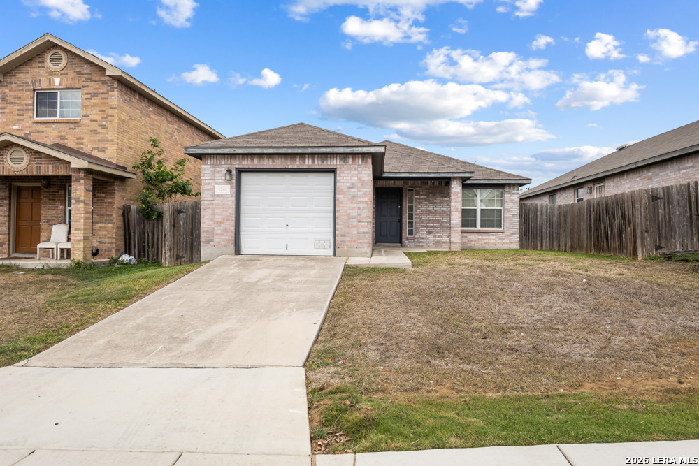 8304 Heights Valley Converse TX 78109