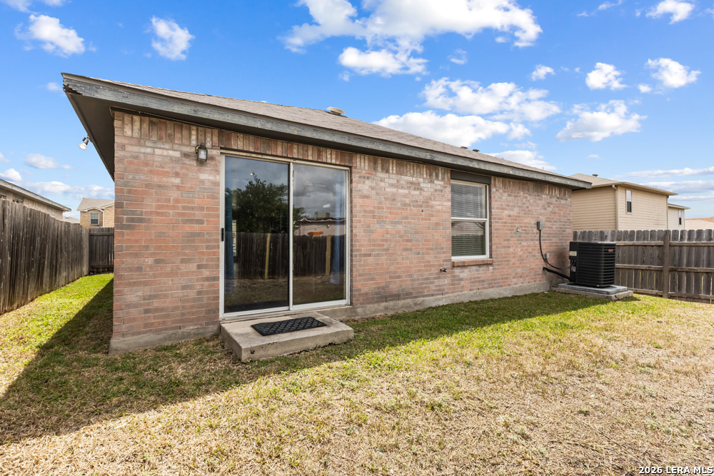 8304 Heights Valley Converse TX 78109