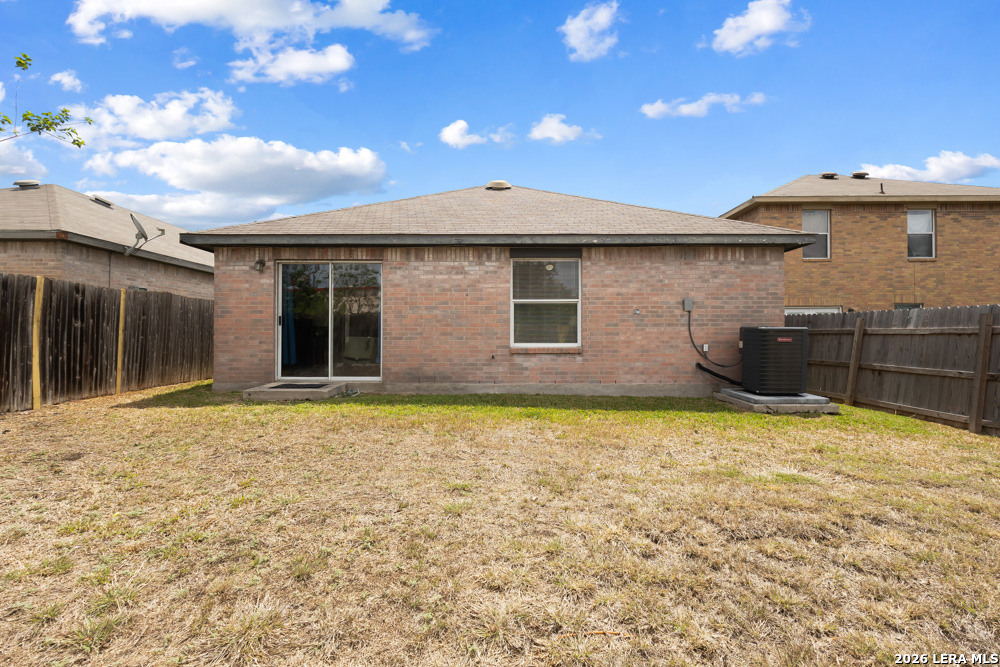8304 Heights Valley Converse TX 78109
