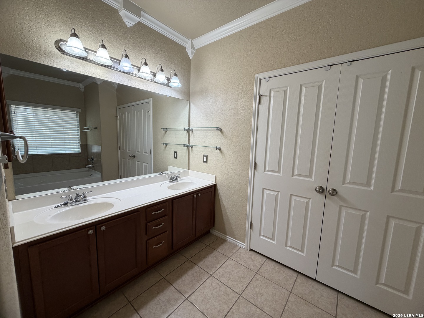 9103 Rainbow Creek San Antonio TX 78245