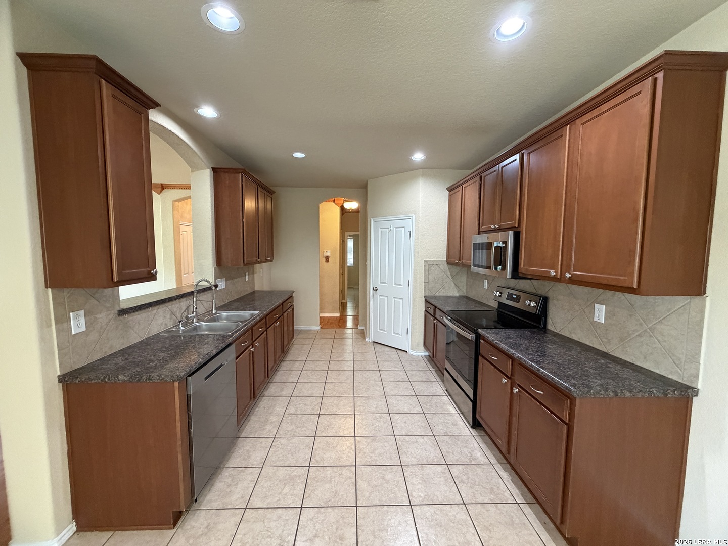 9103 Rainbow Creek San Antonio TX 78245