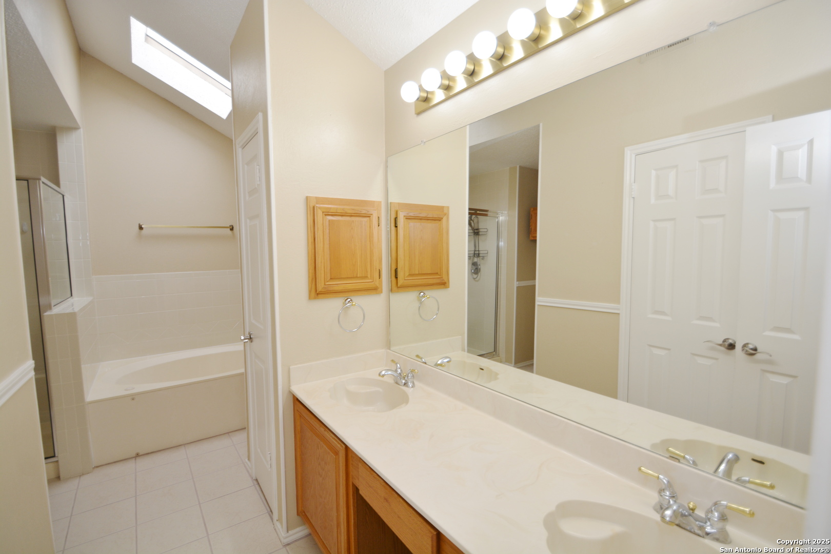 1011 Hedgestone Drive San Antonio TX 78258
