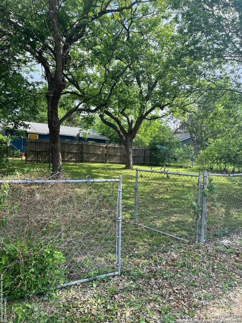 906 Nevada San Antonio TX 78203