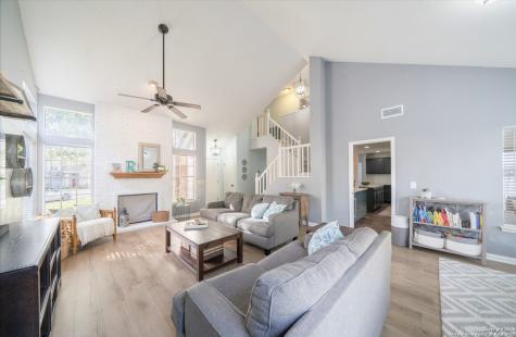 2435 Pendant Oak San Antonio TX 78232