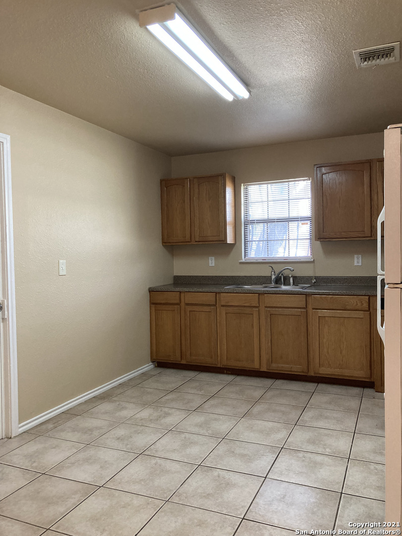 6358 W Commerce Street San Antonio TX 78237