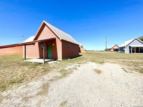 573 Texas 97 Floresville TX 78114