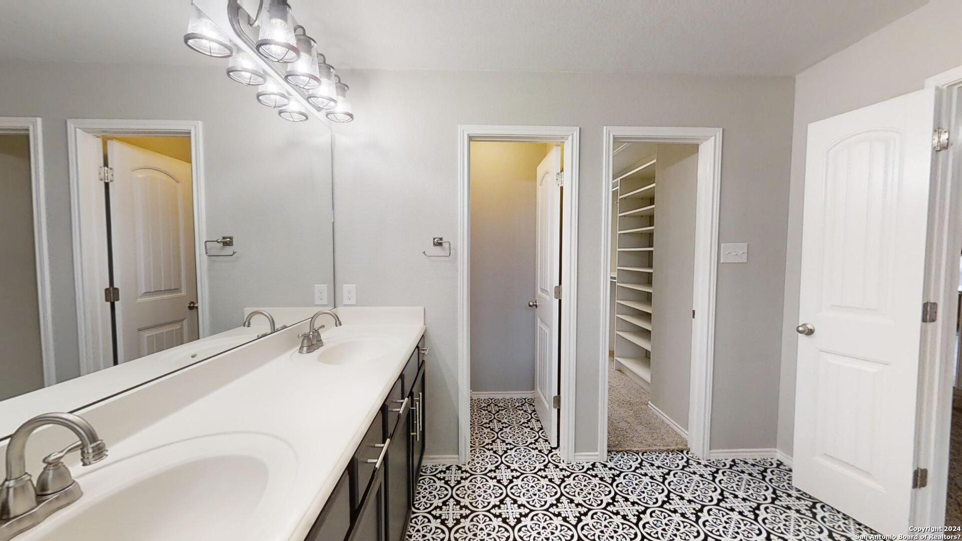 2915 Thunder Gulch San Antonio TX 78245