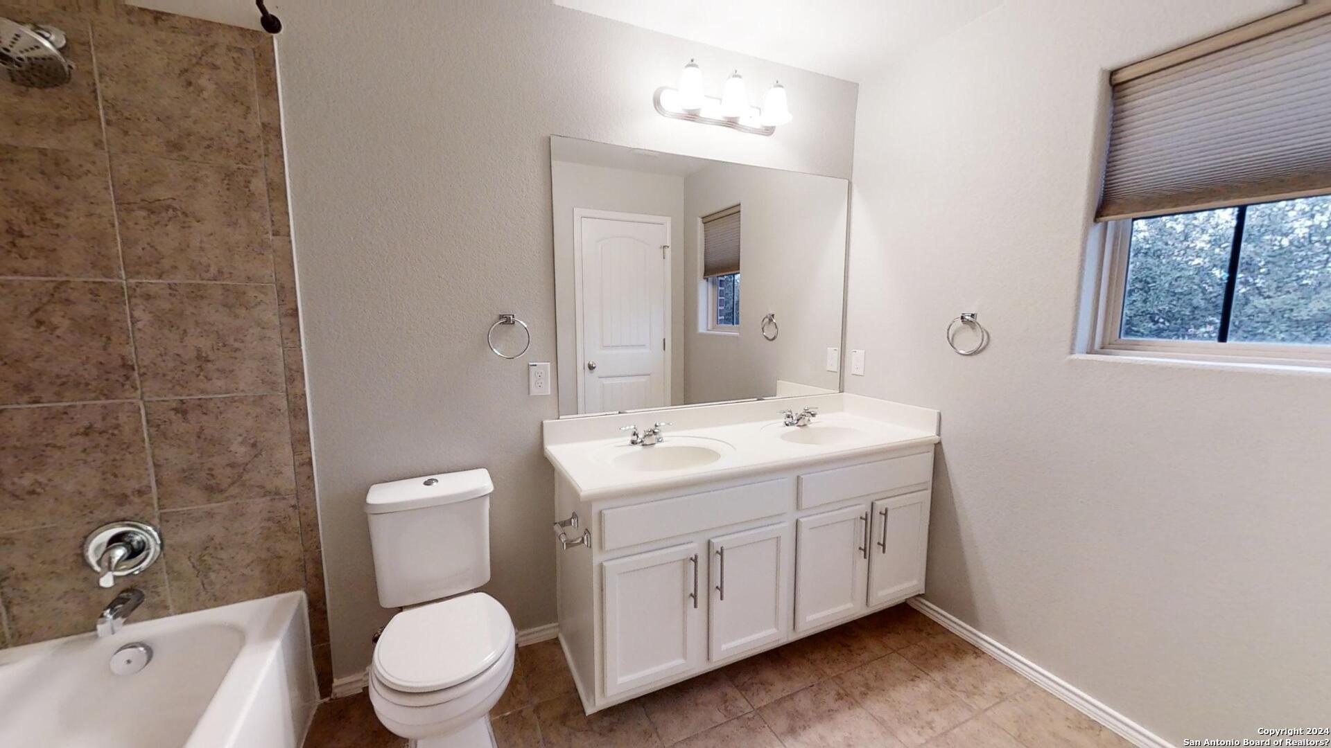 2915 Thunder Gulch San Antonio TX 78245