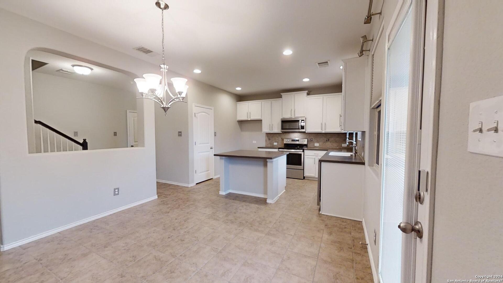 2915 Thunder Gulch San Antonio TX 78245