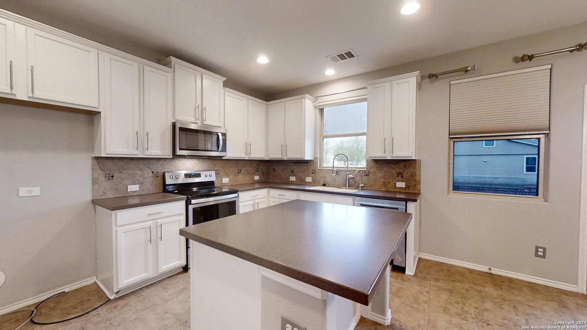 2915 Thunder Gulch San Antonio TX 78245