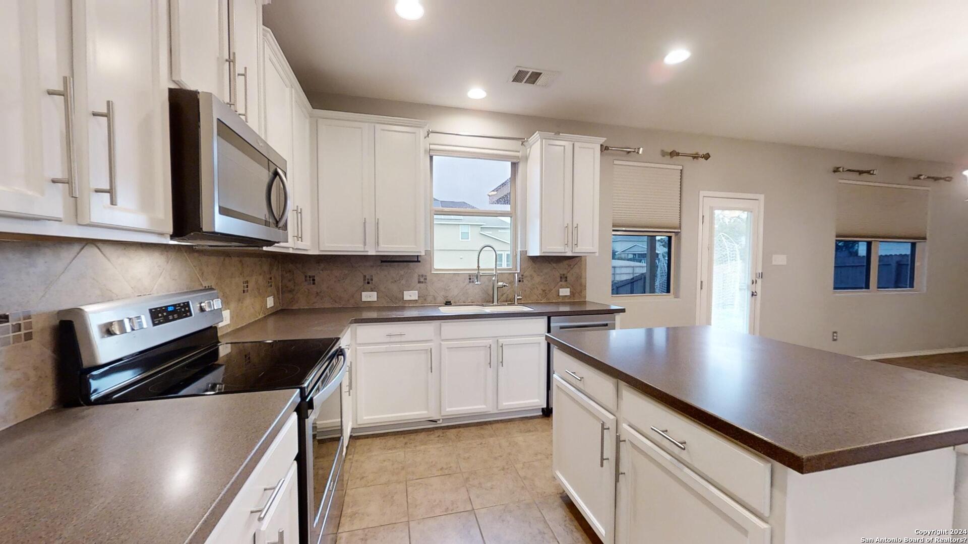 2915 Thunder Gulch San Antonio TX 78245