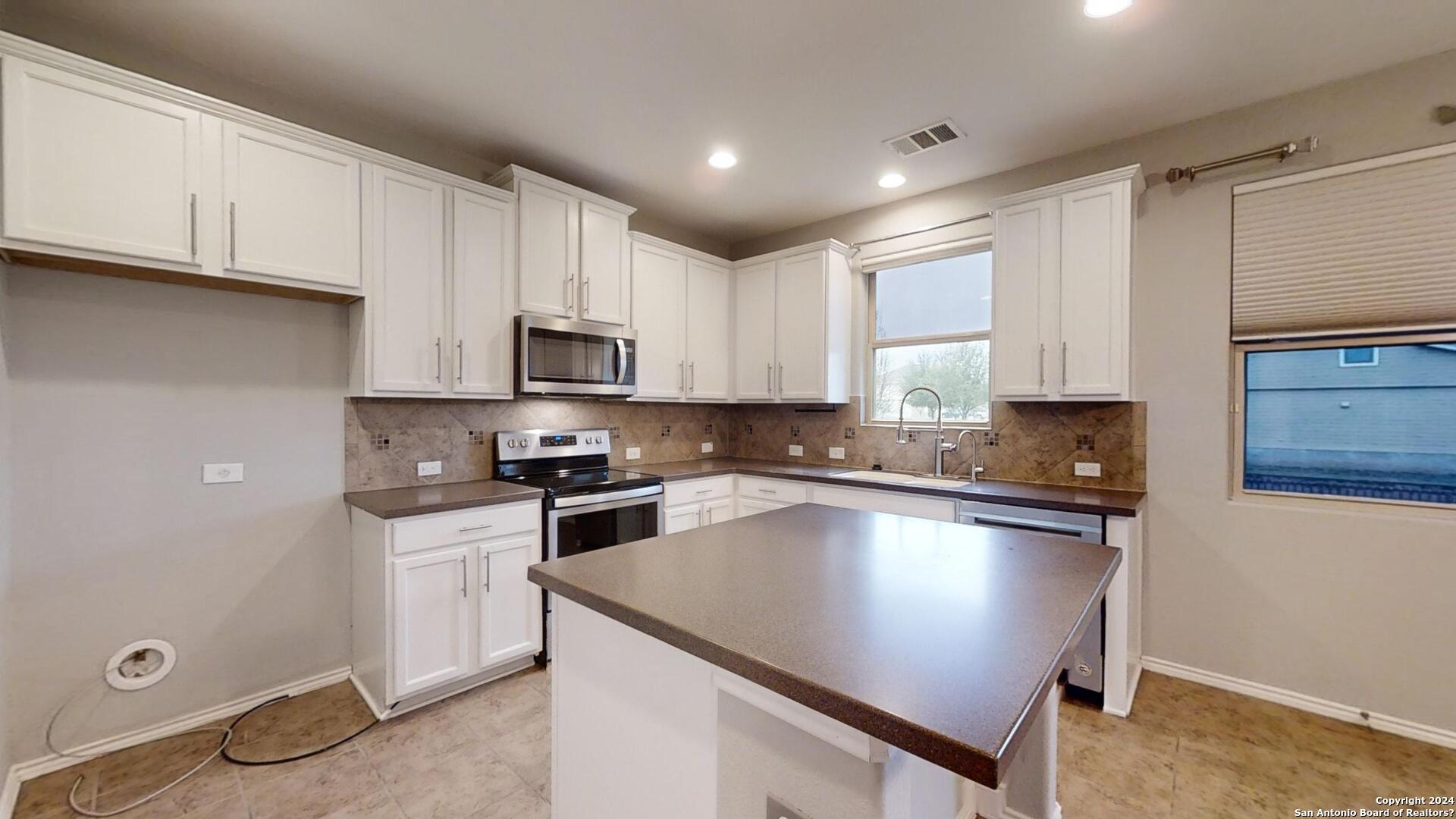2915 Thunder Gulch San Antonio TX 78245