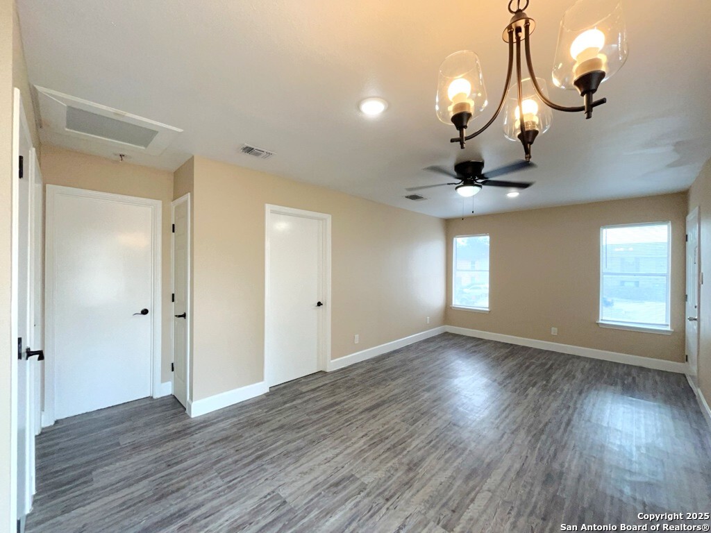 7571 Windsor Oaks San Antonio TX 78239