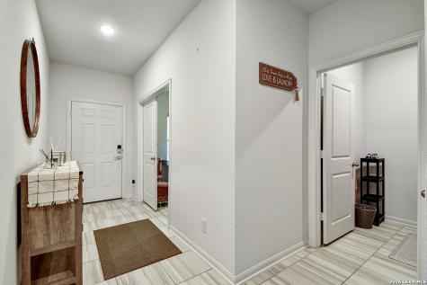 8863 Grey Elm Elmendorf TX 78112