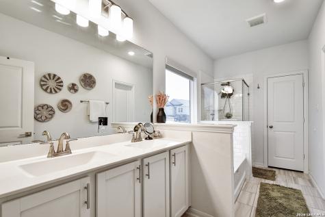8863 Grey Elm Elmendorf TX 78112