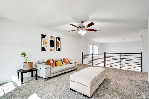 8863 Grey Elm Elmendorf TX 78112