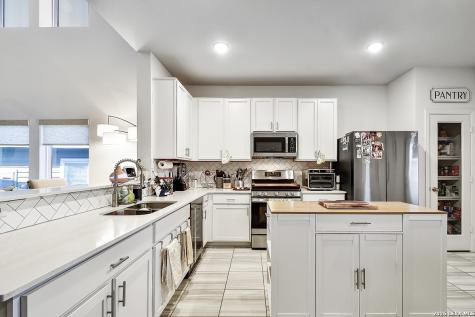 8863 Grey Elm Elmendorf TX 78112