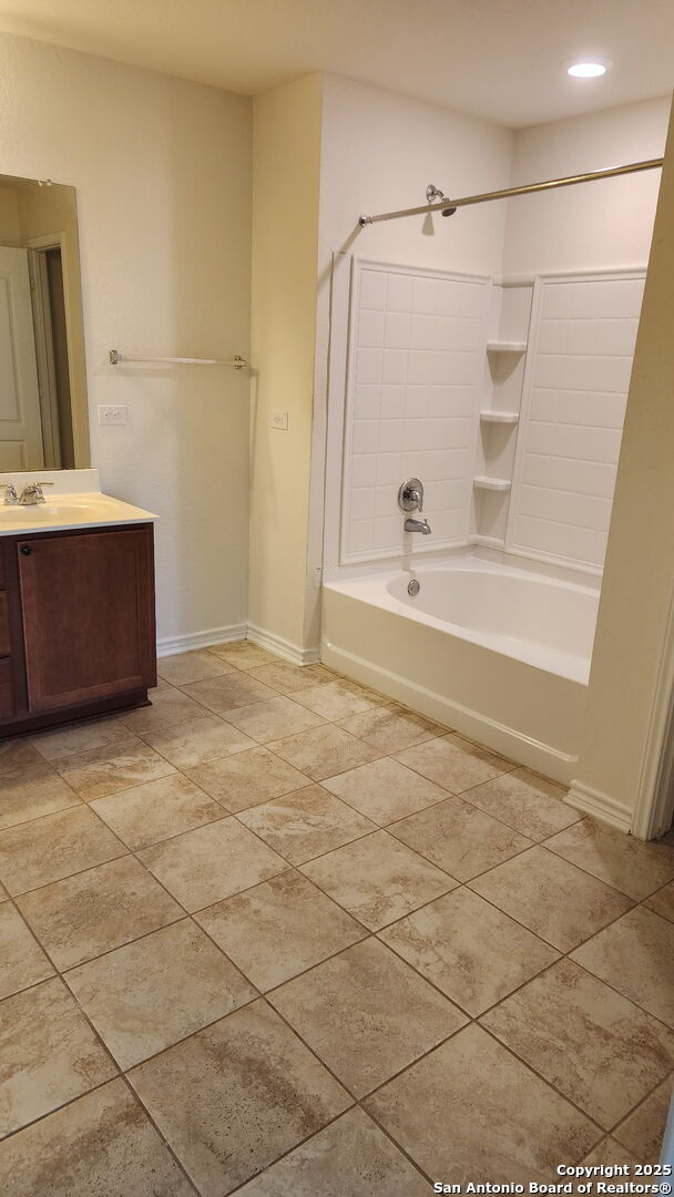 120 Anchor Bluff Universal City TX 78148