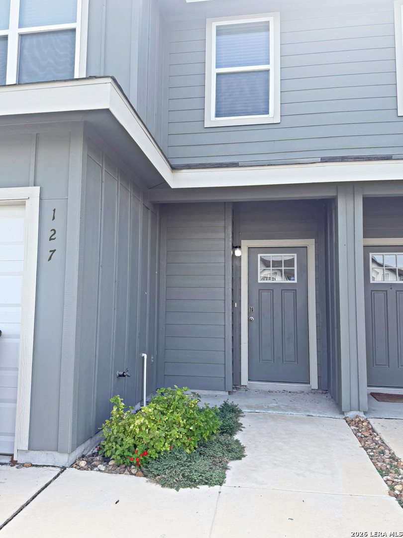 127 Damon Divide San Antonio TX 78253
