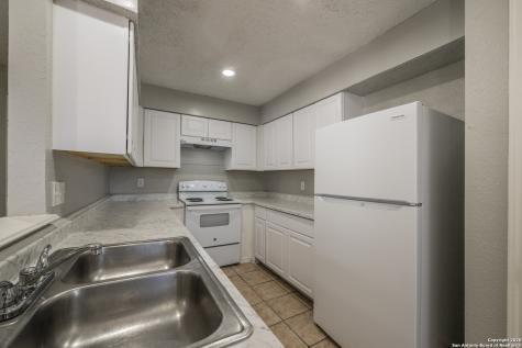 7524 Oak Chase San Antonio TX 78239