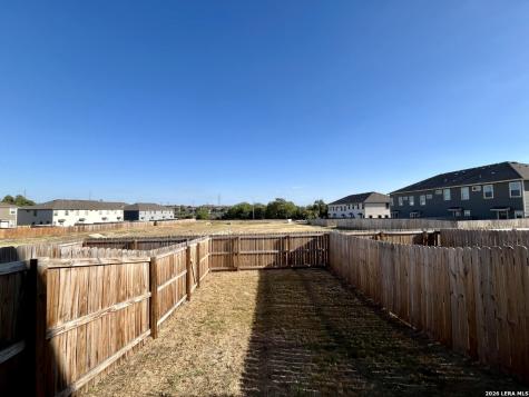 7822 Savannah Brooks Live Oak TX 78233