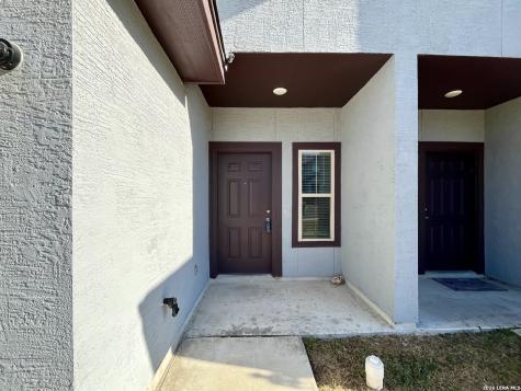 7822 Savannah Brooks Live Oak TX 78233