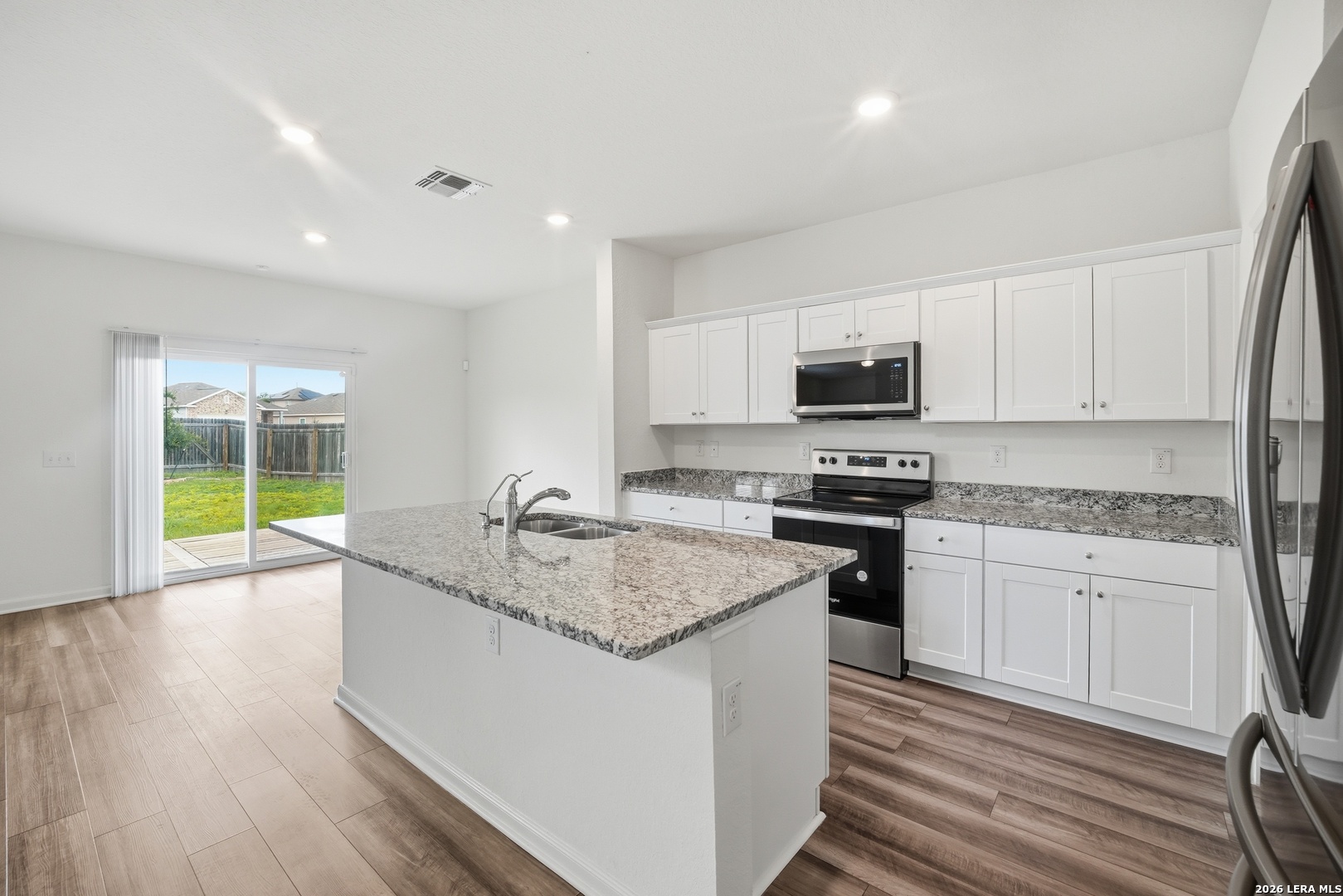 8355 Falcon Meadow Converse TX 78109