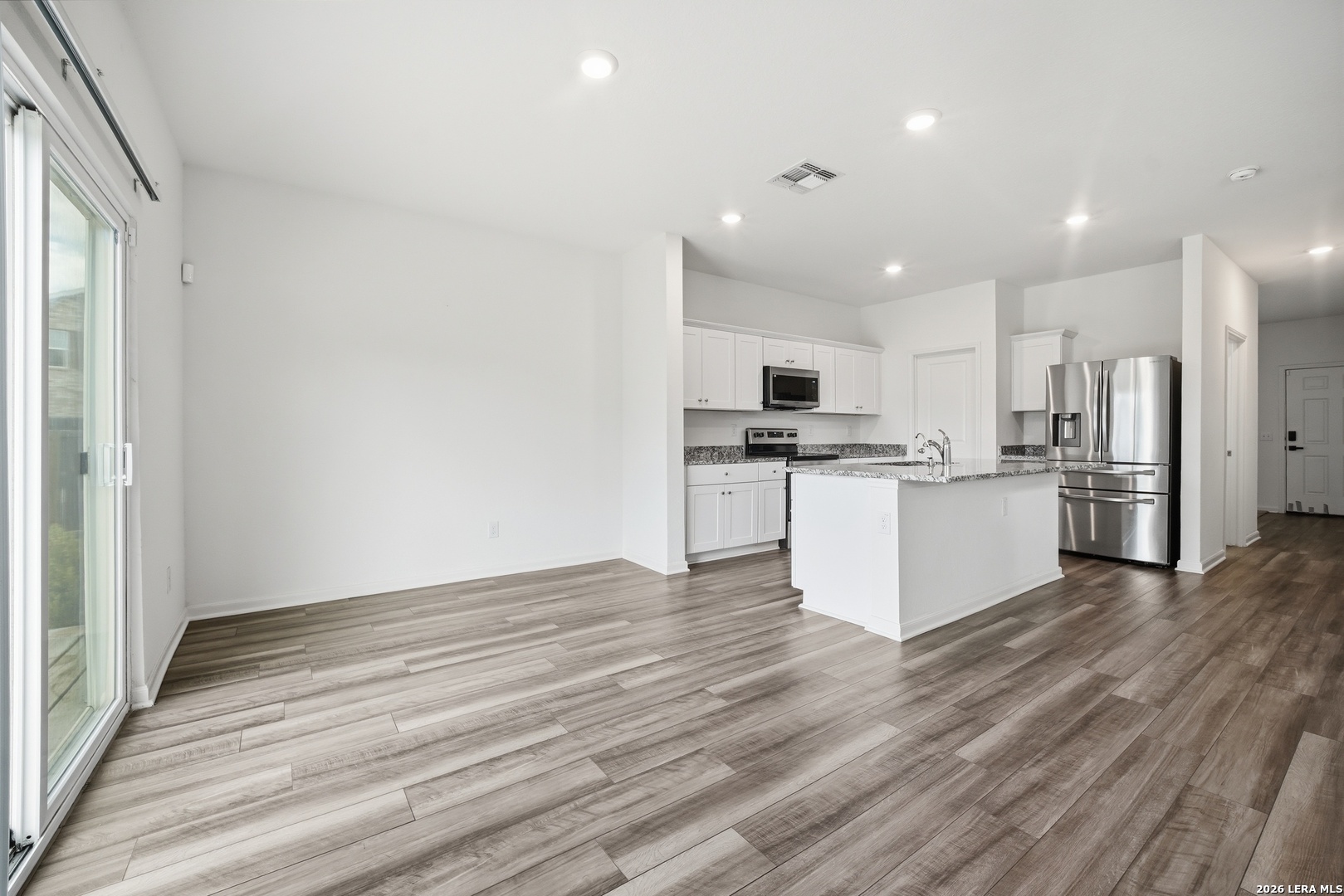 8355 Falcon Meadow Converse TX 78109
