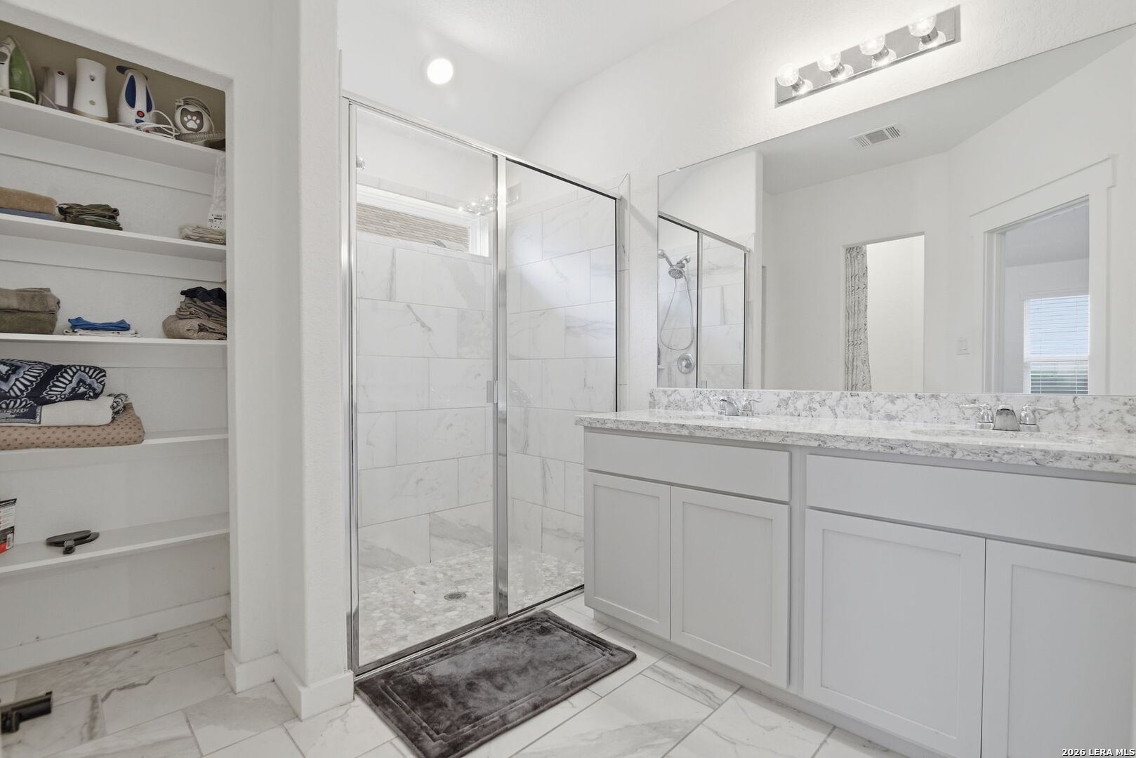 4331 W Vasquez Circle Converse TX 78109