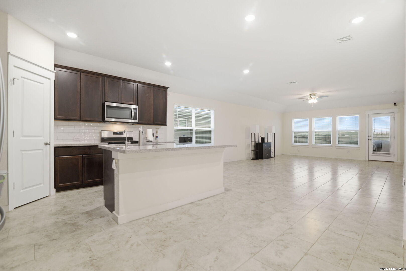 4331 W Vasquez Circle Converse TX 78109