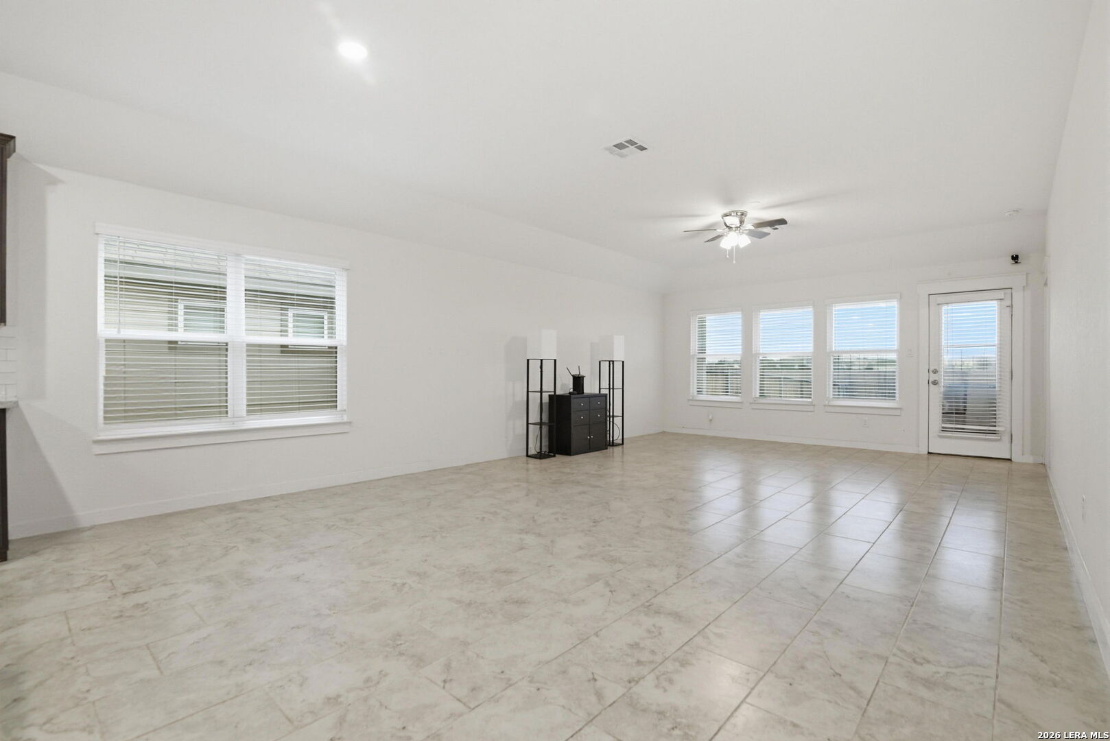 4331 W Vasquez Circle Converse TX 78109
