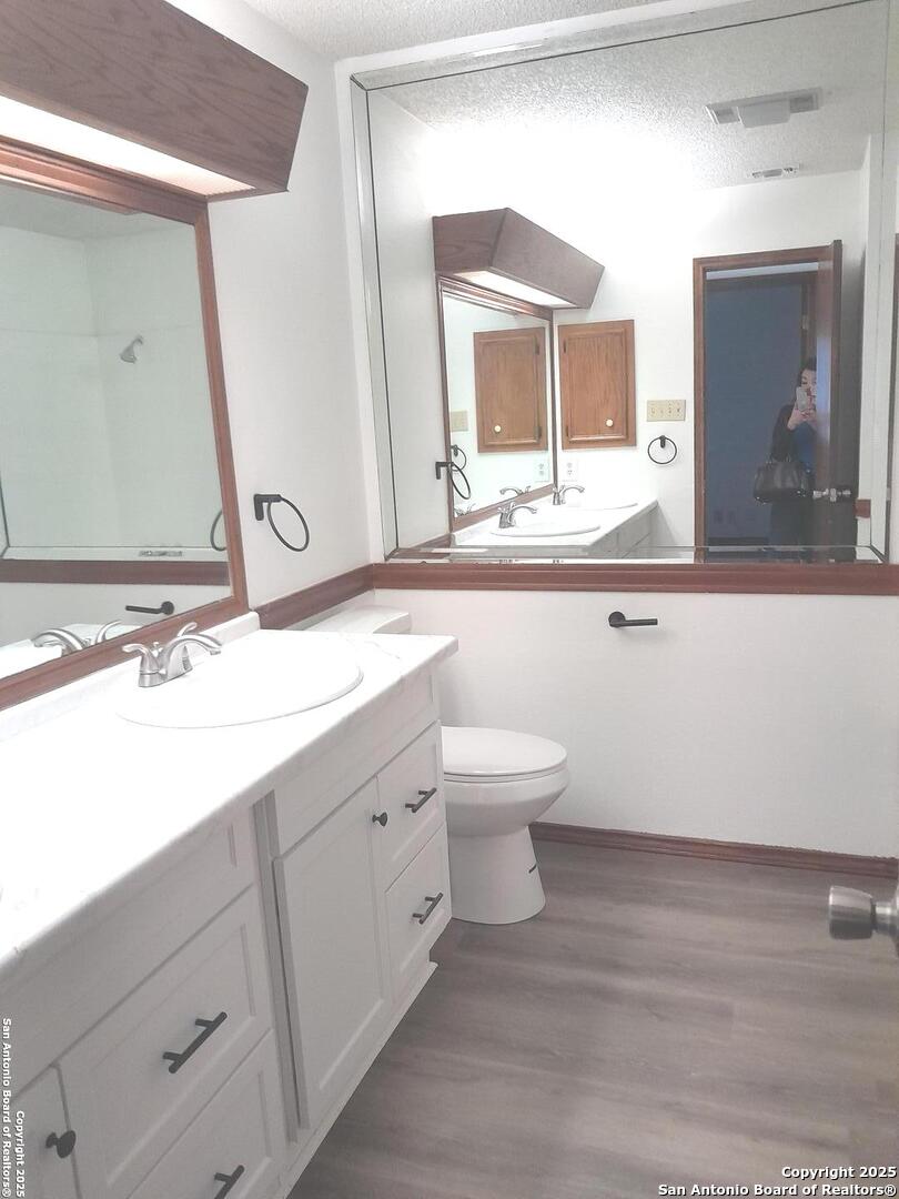 4202 W Shadow Oak Woods San Antonio TX 78249