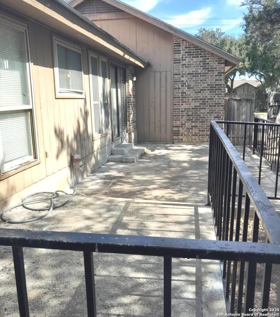 4202 W Shadow Oak Woods San Antonio TX 78249