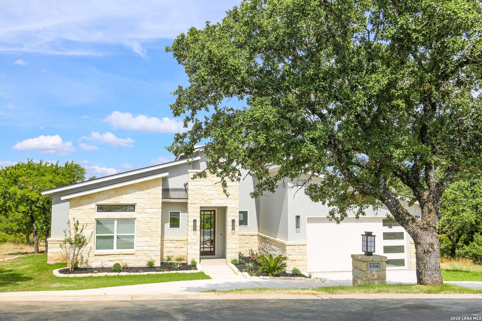 1314 Clayton Nolen Horseshoe Bay TX 78657