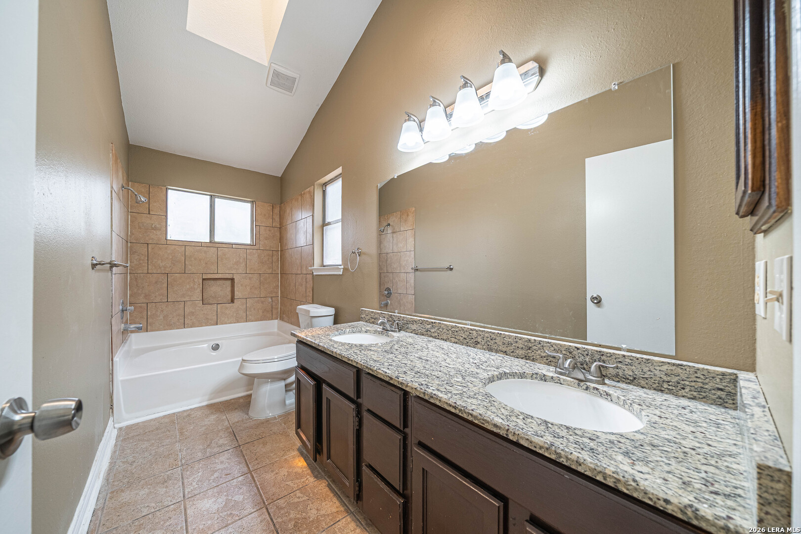 821 Meadow Stone Converse TX 78109