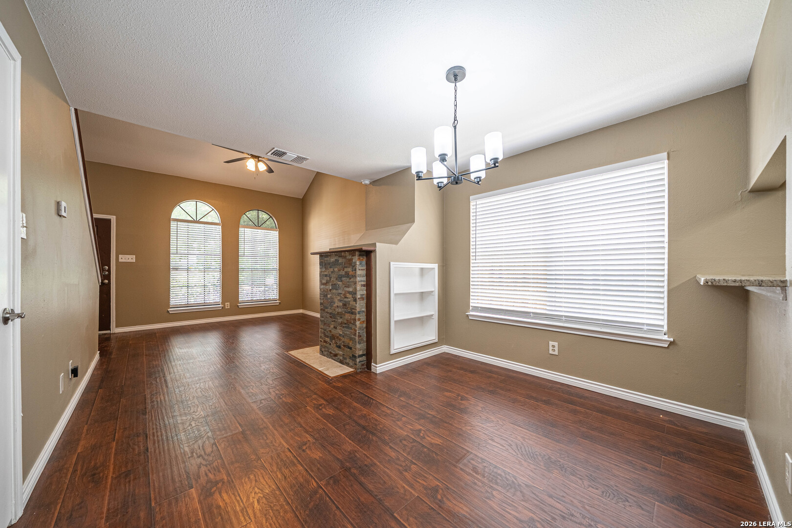 821 Meadow Stone Converse TX 78109