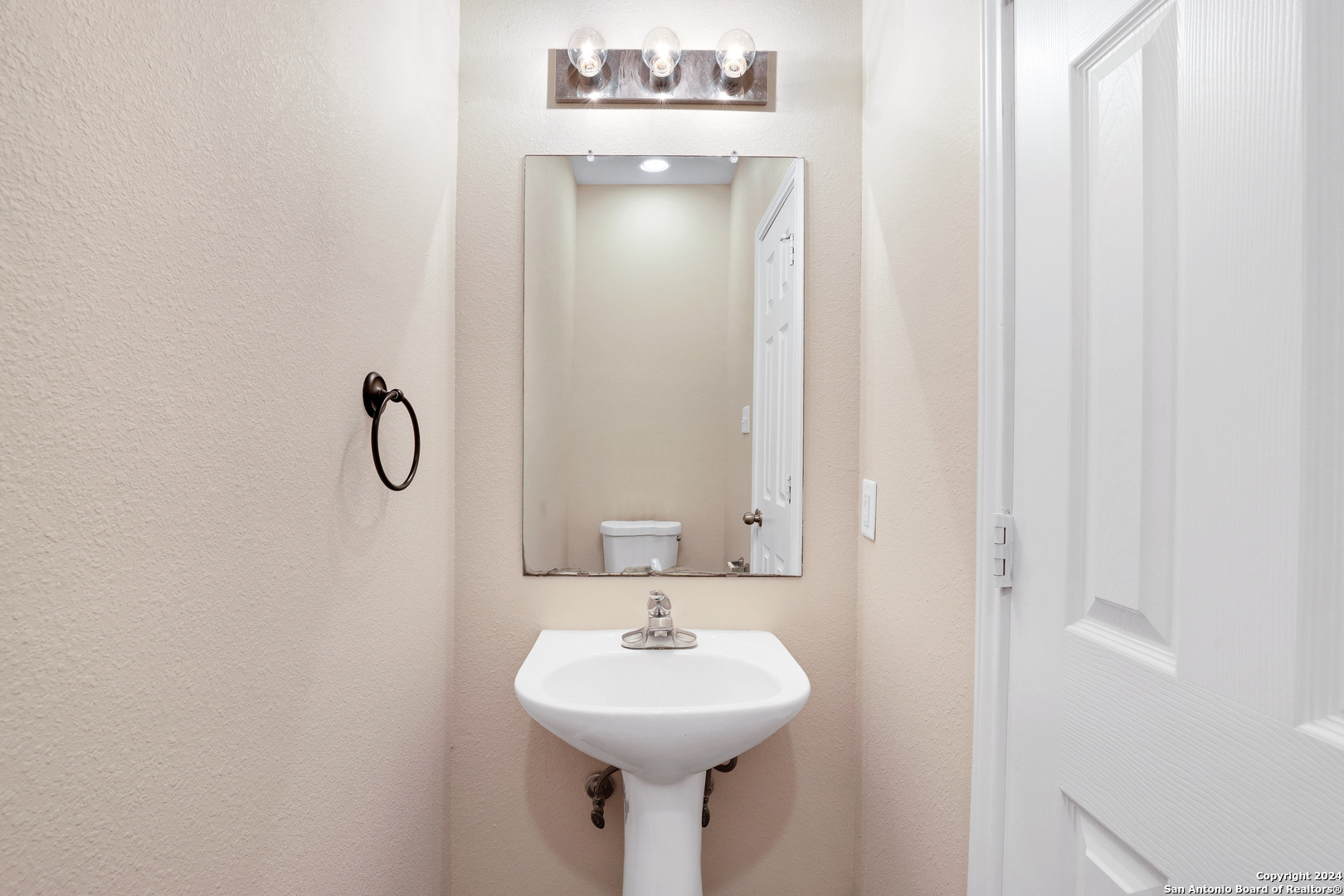 5815 Golf Bend San Antonio TX 78244