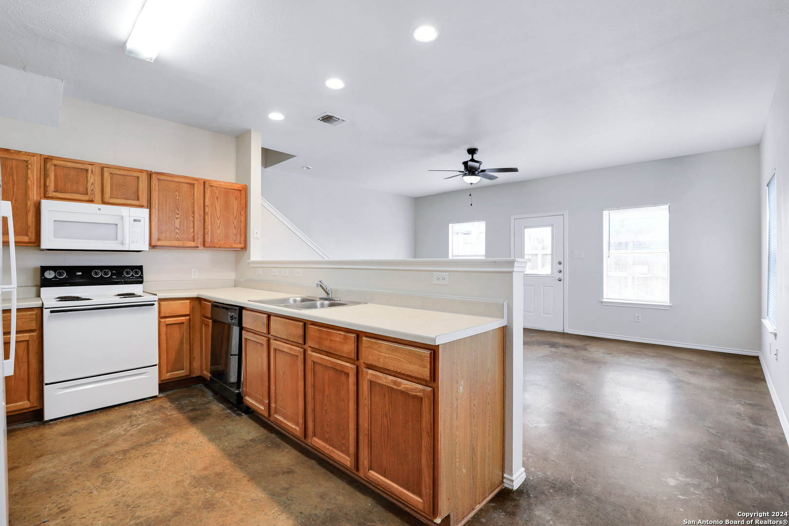 5815 Golf Bend San Antonio TX 78244