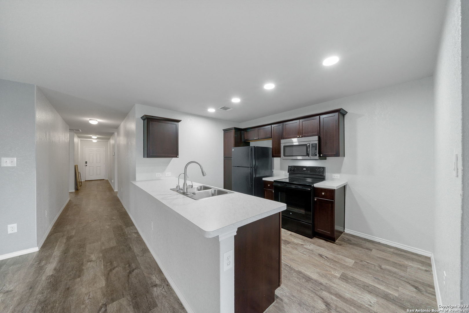5914 Sunshine Summit Converse TX 78109