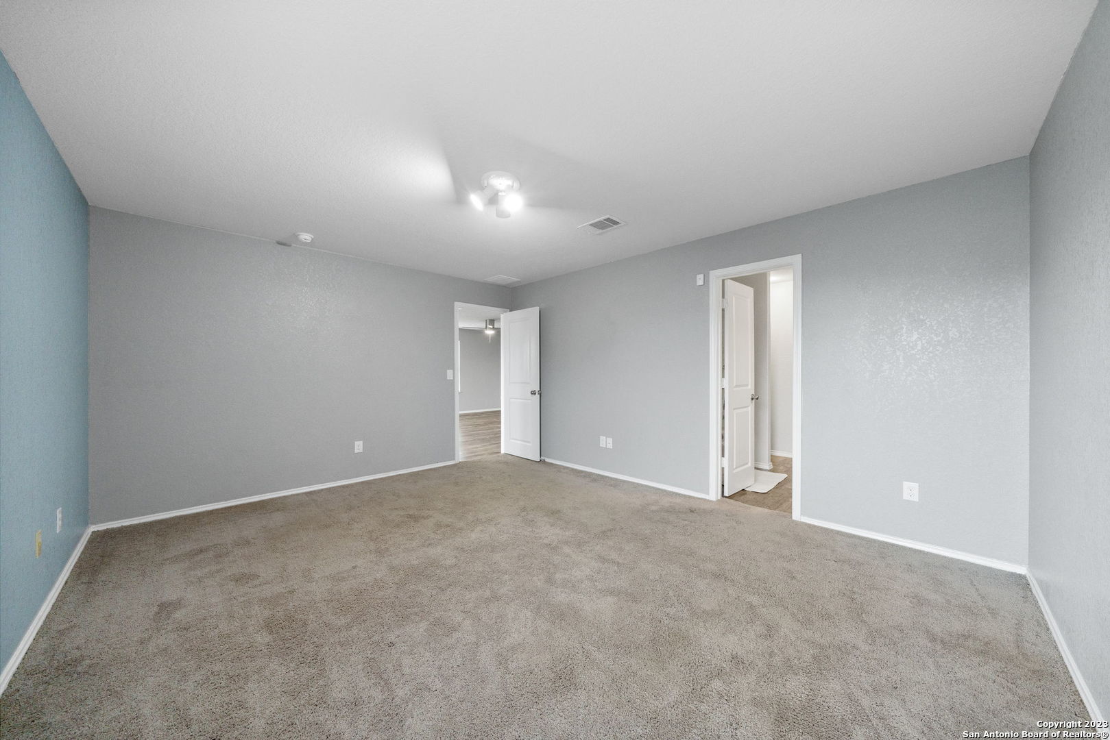 5914 Sunshine Summit Converse TX 78109